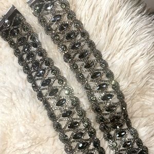 Crystal choker necklace